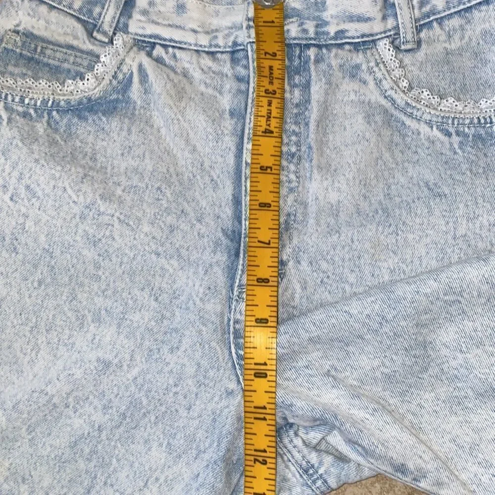 Filippo Vintage Light Wash Denim Bermuda Shorts Women’s 11/12 Ribbon Lace 8”